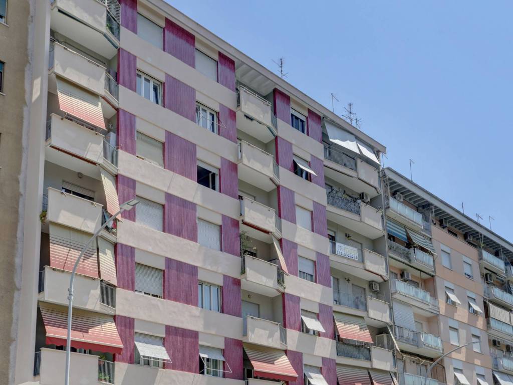 appartamento in vendita a Roma in zona Appio Latino
