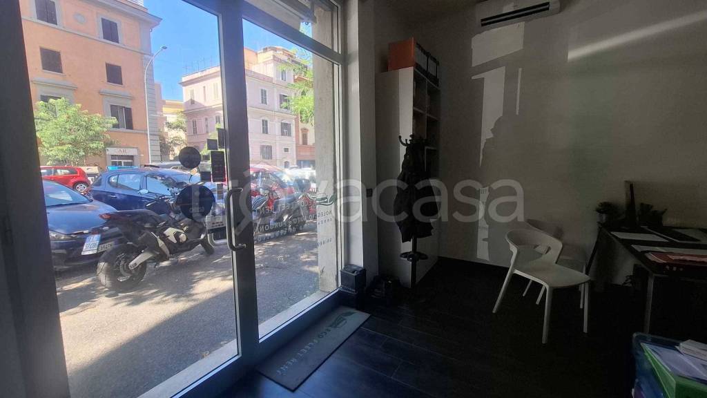 casa indipendente in vendita a Roma in zona Tuscolano