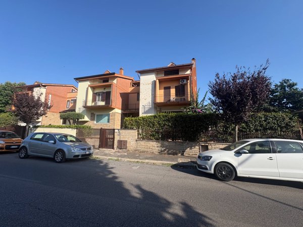 appartamento in vendita a Roma in zona Axa