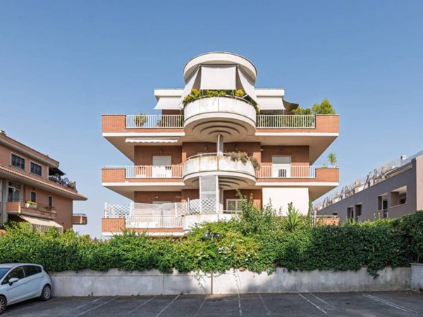 appartamento in vendita a Roma in zona Tor di Quinto