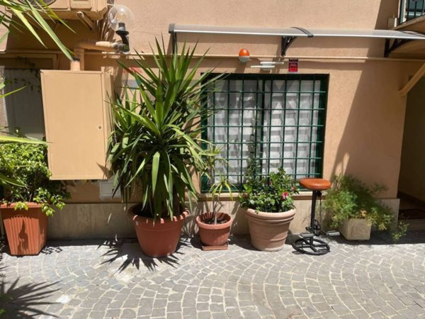 appartamento in vendita a Roma in zona Tuscolano