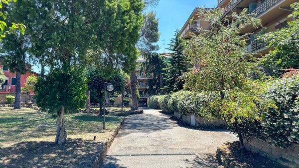 appartamento in vendita a Roma in zona Corviale