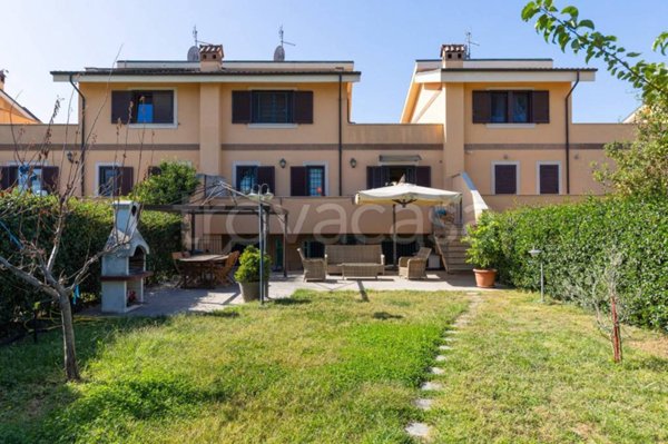 casa indipendente in vendita a Roma in zona Romanina