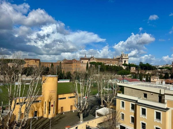 appartamento in vendita a Roma in zona Celio