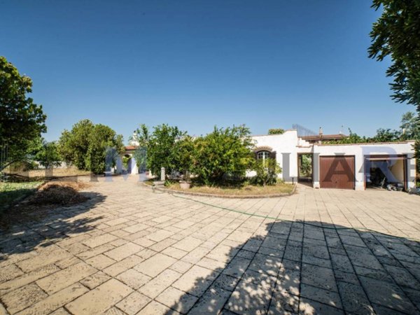 casa indipendente in vendita a Roma in zona Finocchio