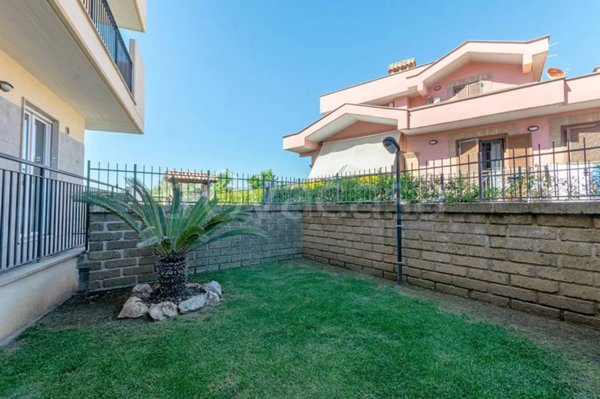 appartamento in vendita a Roma in zona Selva Candida
