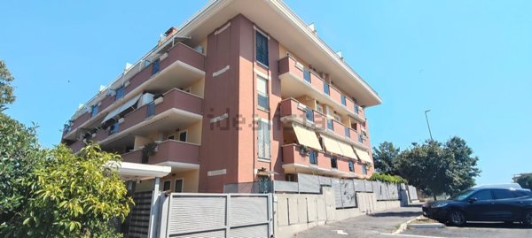 appartamento in vendita a Roma in zona Colle Prenestino