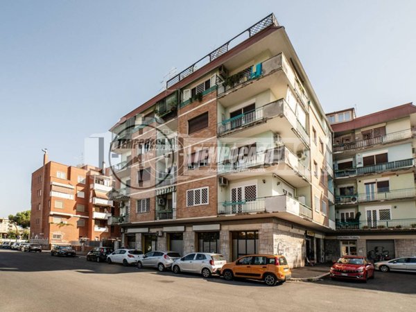 appartamento in vendita a Roma in zona Tuscolano