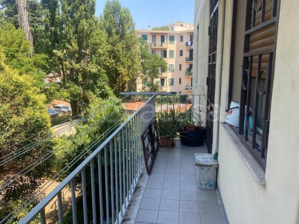 appartamento in vendita a Roma in zona Ardeatino