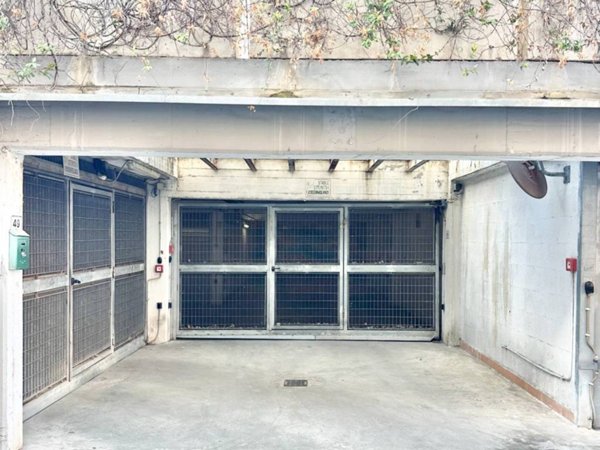 casa indipendente in vendita a Roma in zona Tuscolano