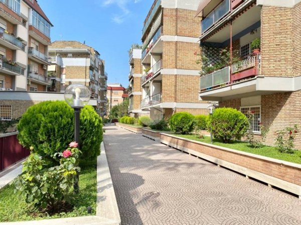 appartamento in vendita a Roma in zona Monte Sacro/Talenti