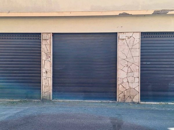 negozio in vendita a Roma in zona Alessandrino
