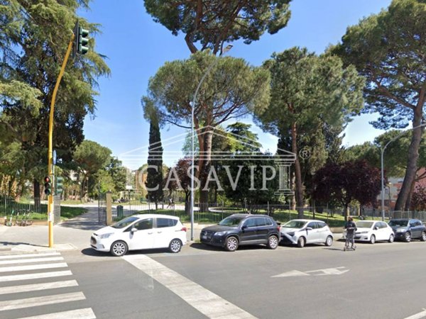 appartamento in vendita a Roma in zona Tuscolano