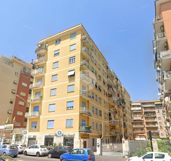 appartamento in vendita a Roma in zona Cinecittà