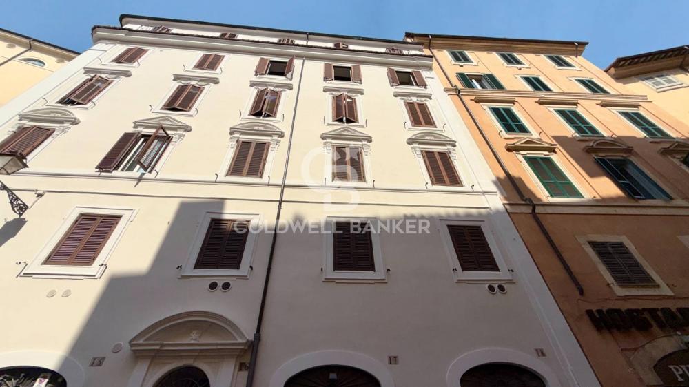 locale commerciale in vendita a Roma in zona Parione/Sant'Eustachio