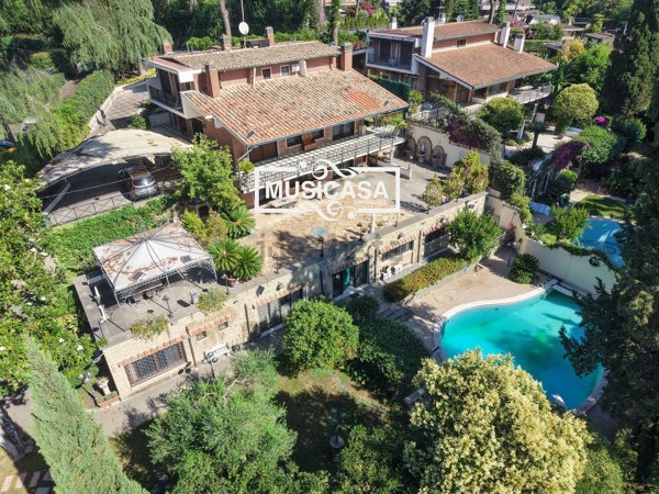 casa indipendente in vendita a Roma in zona EUR