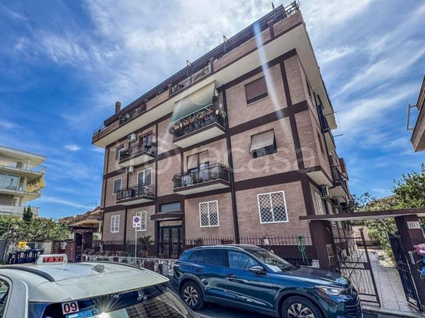 appartamento in vendita a Roma in zona Acilia