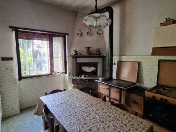 casa indipendente in vendita a Roma in zona Finocchio