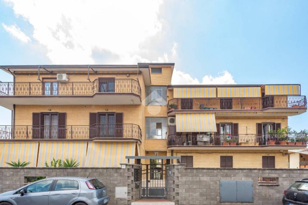 appartamento in vendita a Roma in zona Borghesiana