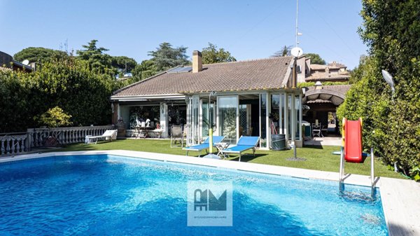 casa indipendente in vendita a Roma