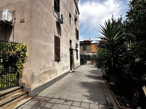 appartamento in vendita a Roma in zona Prenestino-Centocelle