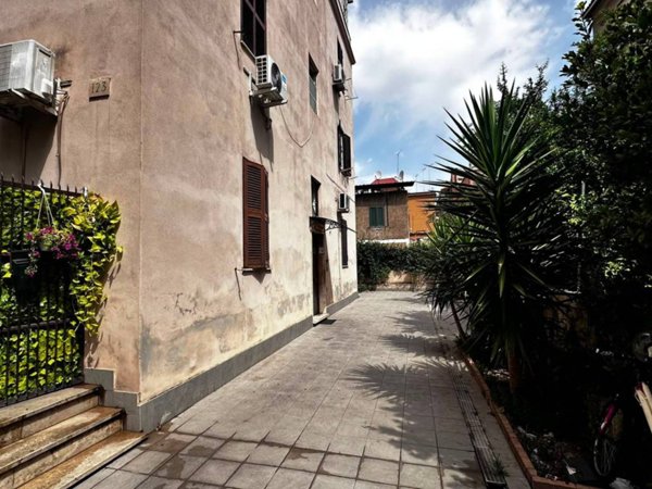 appartamento in vendita a Roma in zona Prenestino-Centocelle
