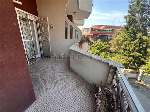 appartamento in vendita a Roma in zona Tomba di Nerone