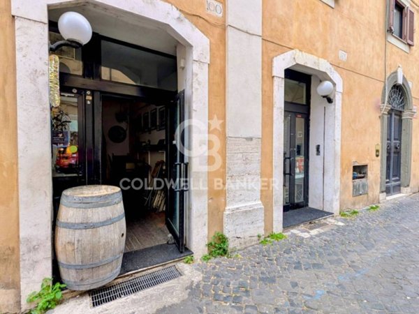 negozio in vendita a Roma in zona Trastevere