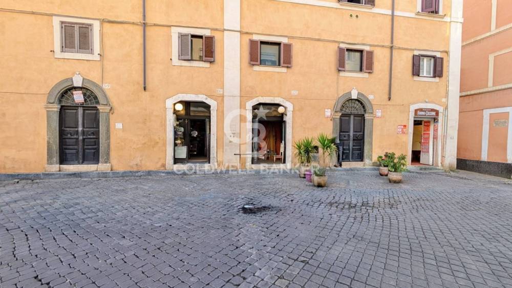 negozio in vendita a Roma in zona Trastevere
