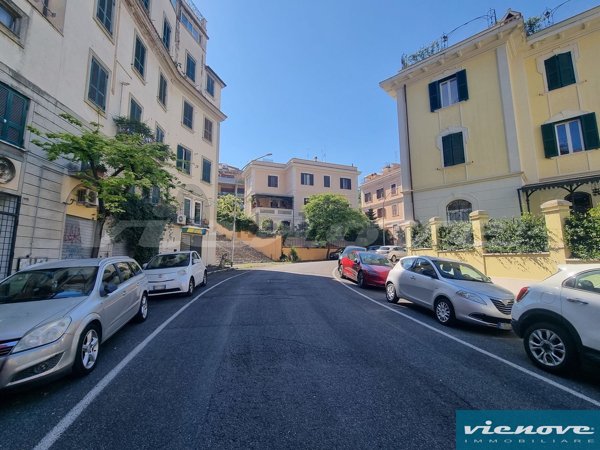 appartamento in vendita a Roma in zona Gianicolense
