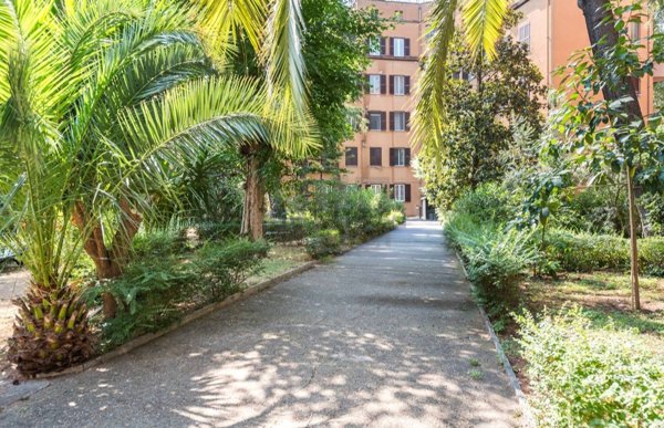 appartamento in vendita a Roma in zona Ostiense