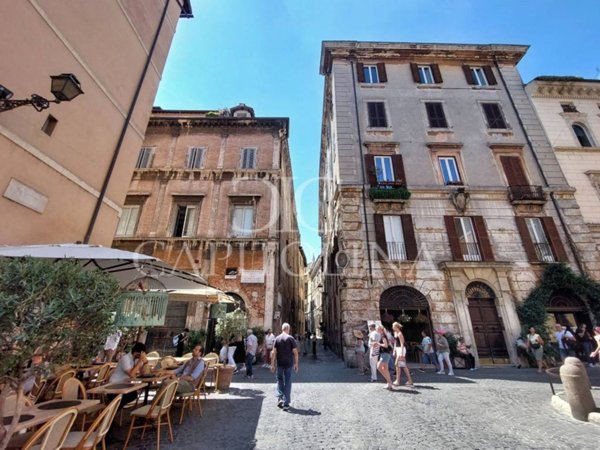 negozio in vendita a Roma in zona Parione/Sant'Eustachio
