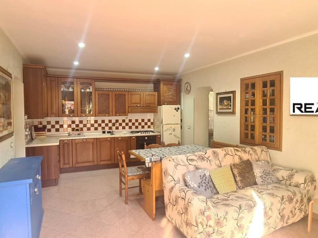 appartamento in vendita a Roma in zona Torre Angela