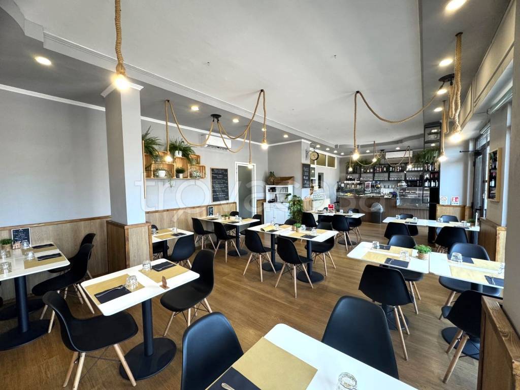 negozio in vendita a Roma in zona Ostia