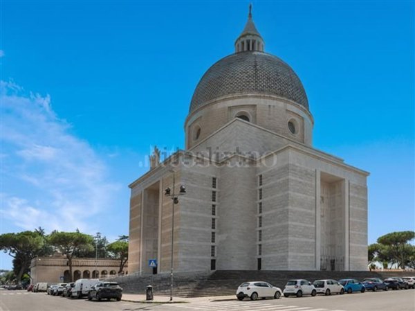 appartamento in vendita a Roma in zona EUR
