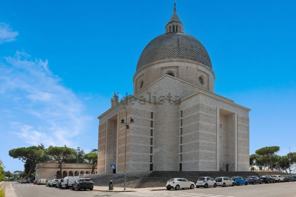 appartamento in vendita a Roma in zona EUR