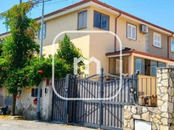 casa indipendente in vendita a Roma in zona Colle del Sole