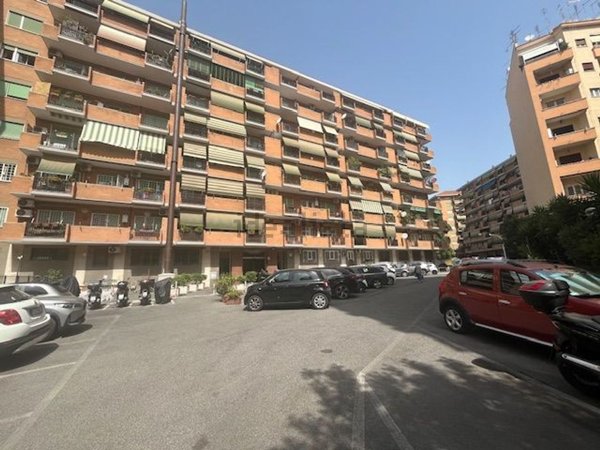 appartamento in vendita a Roma in zona Appio Latino