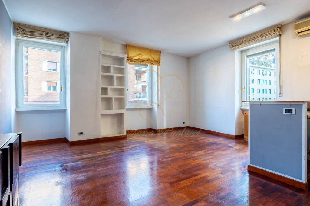 appartamento in vendita a Roma in zona Appio Latino