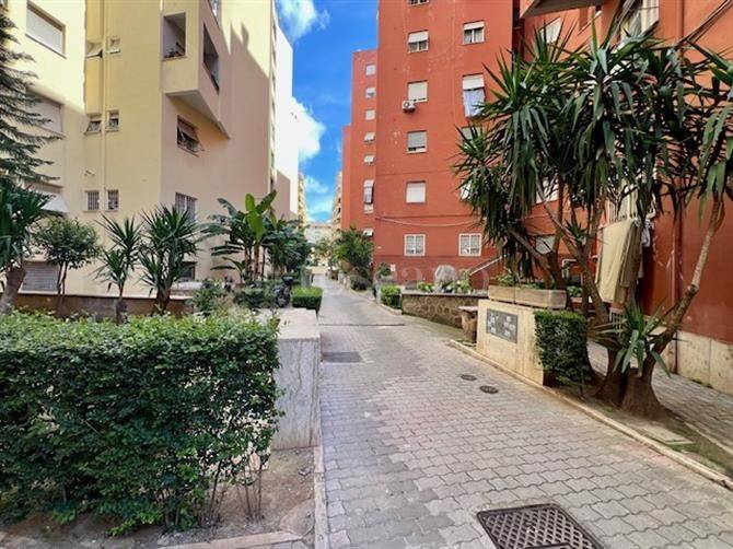 appartamento in vendita a Roma in zona Don Bosco