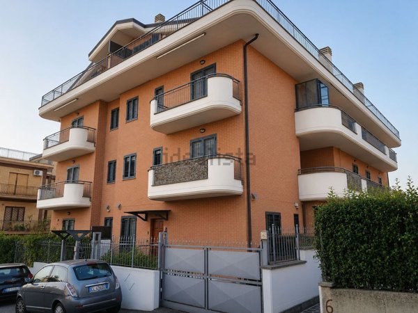 appartamento in vendita a Roma in zona Finocchio