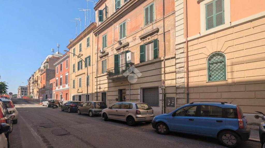 appartamento in vendita a Roma in zona Tuscolano