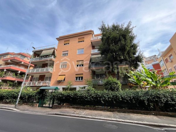 appartamento in vendita a Roma in zona Tor di Quinto