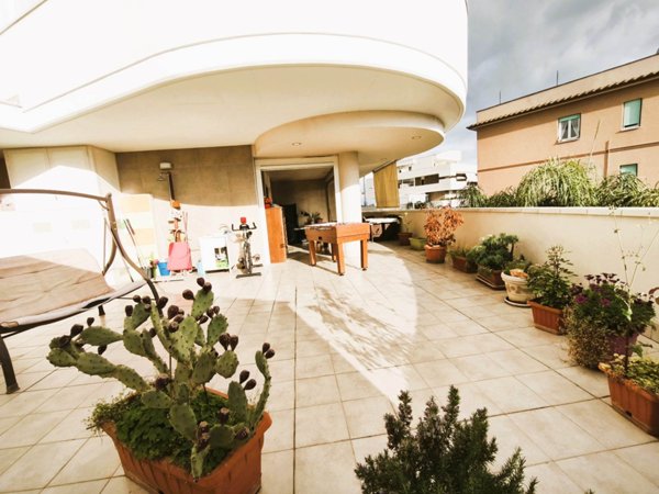 appartamento in vendita a Roma in zona Selva Candida