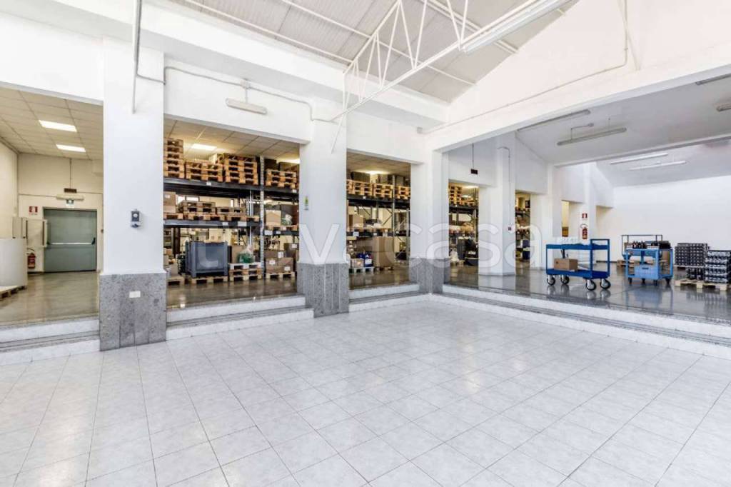 locale commerciale in vendita a Roma in zona Pietralata
