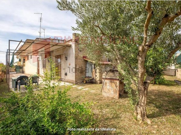 appartamento in vendita a Roma in zona Giardini di Corcolle