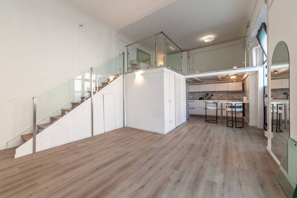 appartamento in vendita a Roma in zona Appio Latino