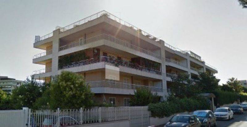 appartamento in vendita a Roma in zona Ardeatino