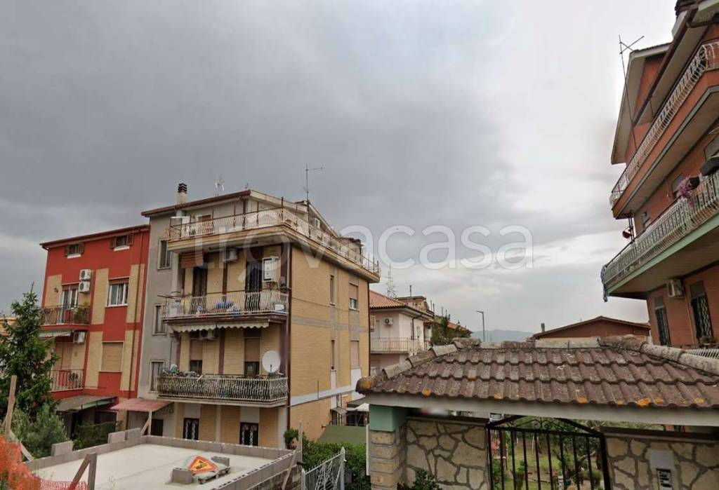 appartamento in vendita a Roma in zona Castelverde