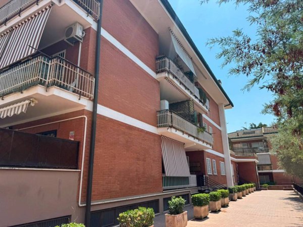 appartamento in vendita a Roma in zona Appio Claudio